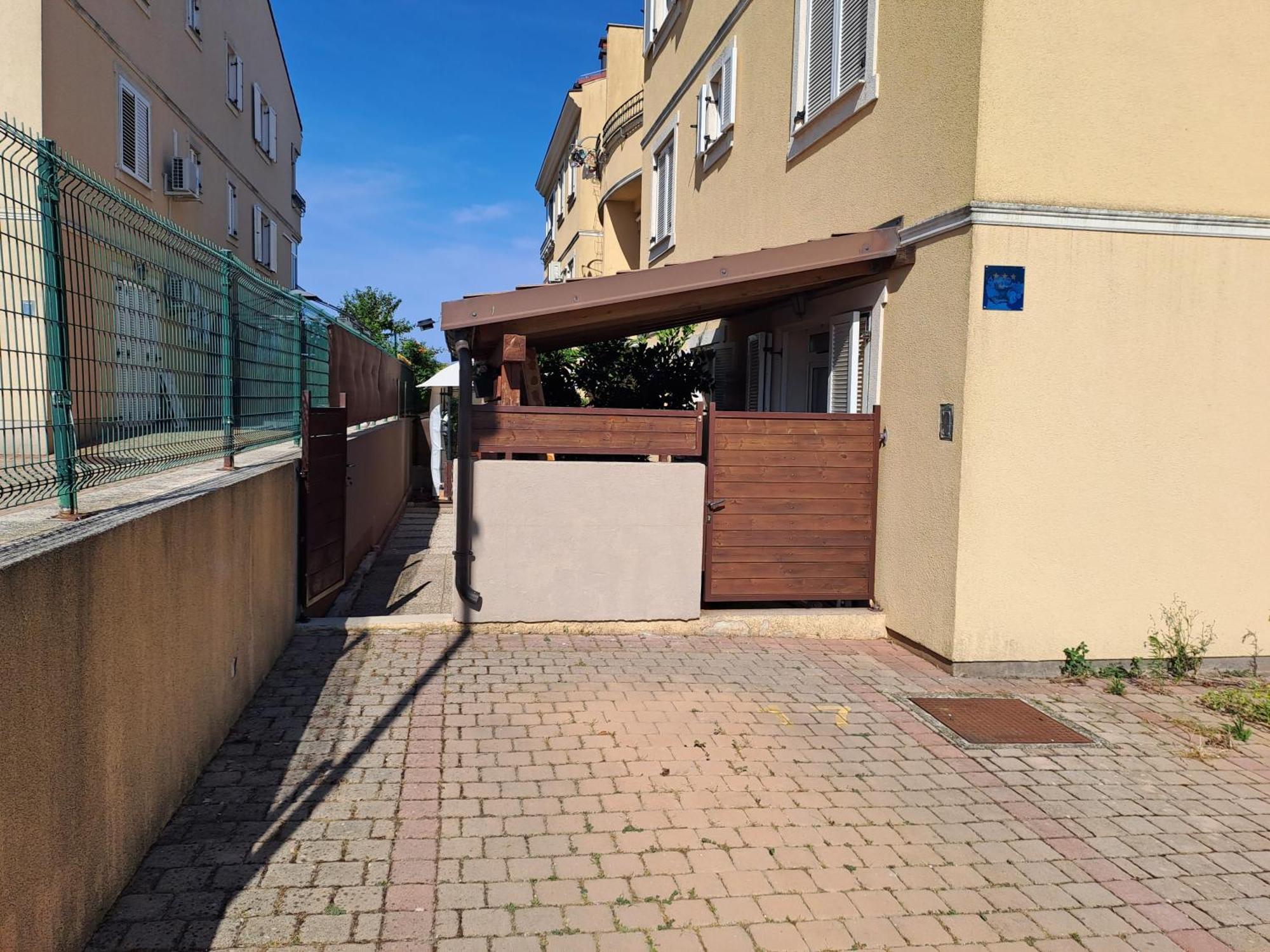 Apartment Nina Pula Bagian luar foto